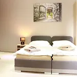 Amaya Berlin